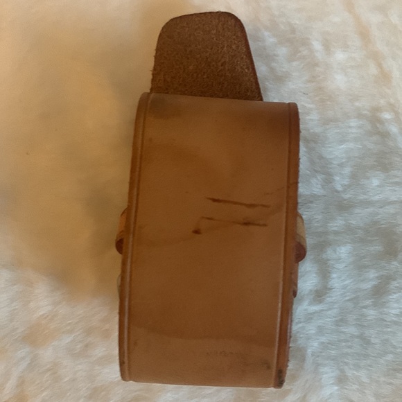 Louis Vuitton Carryall leather, buckled strap for the two top handles - Picture 5 of 8